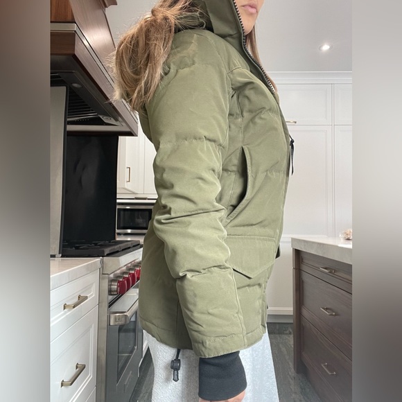 Canada Goose mid-length jacket in army green - Picture 8 of 12